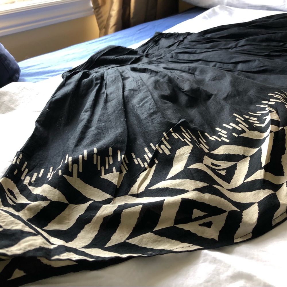 SOLD - Suzy Shier skirt - Picture 2 of 4